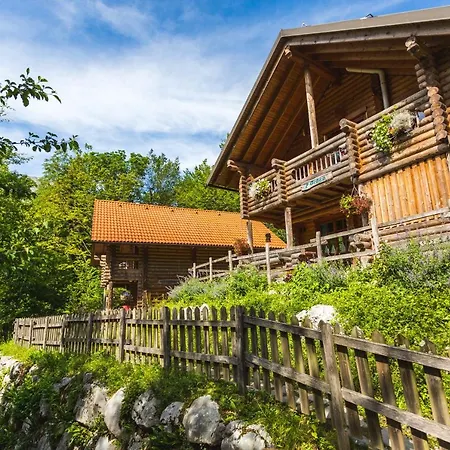 Kamp Koren Apartment
